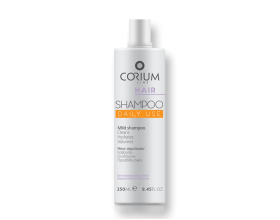 Corium Shampoo Daily Use Ήπιο Σαμπουάν Καθημερινής Χρήσης Καθαρίζει και αναζωογονεί τα μαλλιά προσδίδοντας λάμψη, ενυδάτωση και όγκο 250ml