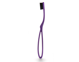 InterMed Professional Ergonomic Toothbrush Οδοντόβουρτσα με Καινοτόμα εξαιρετικά ευέλικτη λαβή μώβ μέτρια 1 τεμάχιο InterMed Professional Ergonomic Toothbrush Οδοντόβουρτσα με Καινοτόμα εξαιρετικά ευέλικτη λαβή μώβ μέτρια 1 τεμάχιο