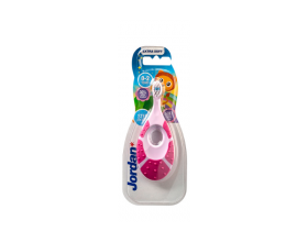 Jordan AS Oral care Step by Step 0-2 Οδοντόβουρτσα με μασητικό για τα ούλα βρεφικής ηλικίας χρώμα ρόζ - φούξια 1 τμχ 