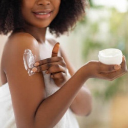 Κρέμες Σώματος για ξηρά-πολύ ξηρά δέρματα