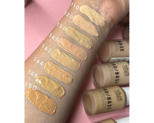 MUA Pro Base Long Wear Matte Finish Foundation No 142, 30ml MUA Pro Base Long Wear Matte Finish Foundation No 142, 30ml