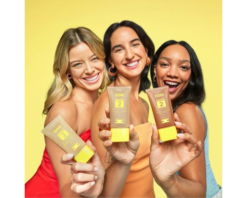 ISDIN Oily Skin Acniben 2 CC+ Cream Medium Ενυδατική Κρέμα για Λιπαρό Δέρμα με Άμεση Κάλυψη & SPF30, 40ml